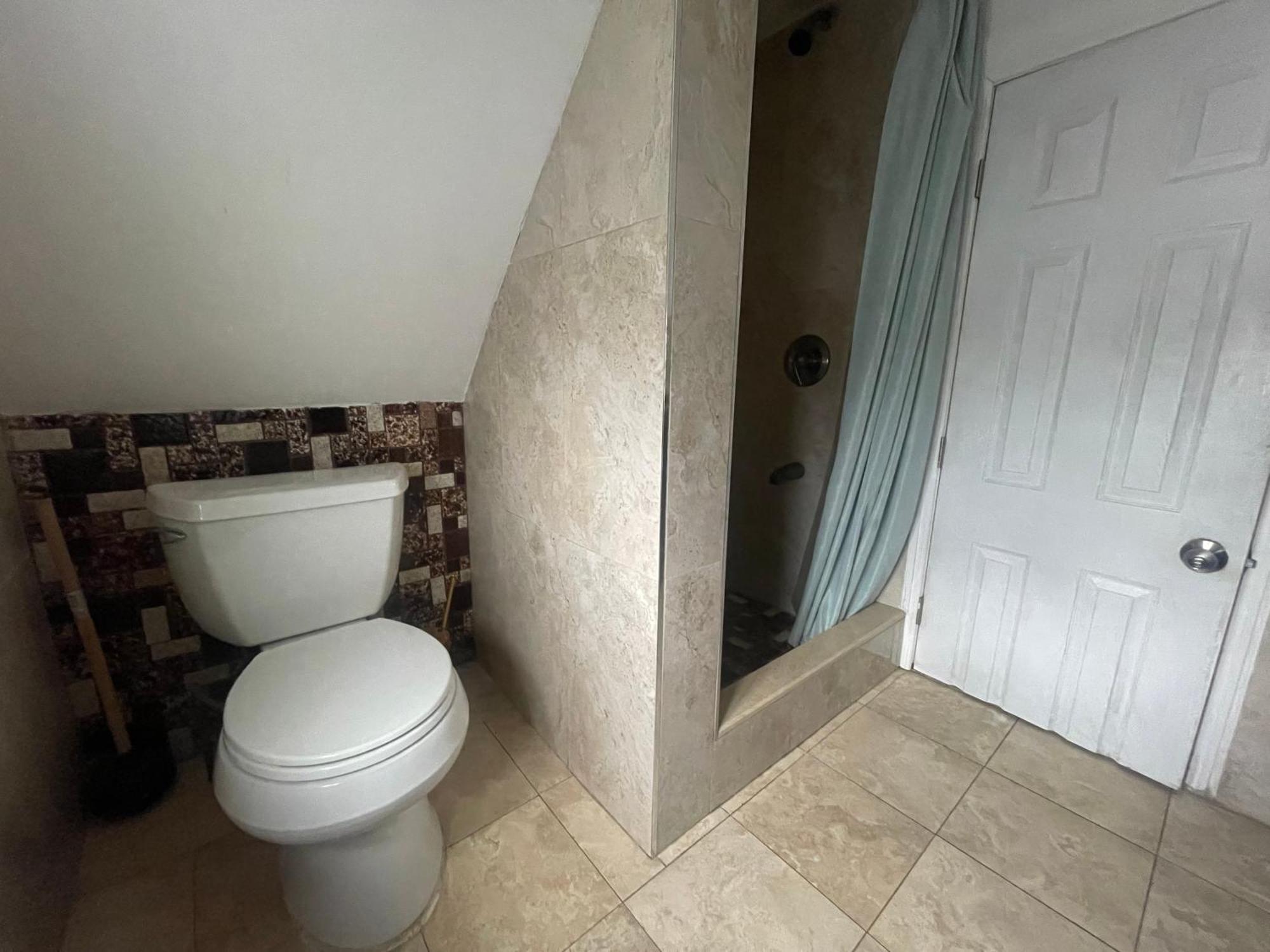 Private Loft 5 Min Away From Lga Apartment New York Bagian luar foto